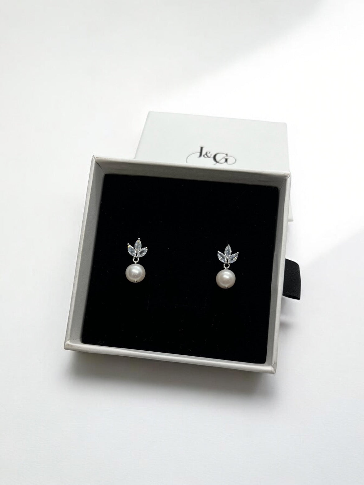 Evalina Cubic Zirconia Stud Pearl Earrings