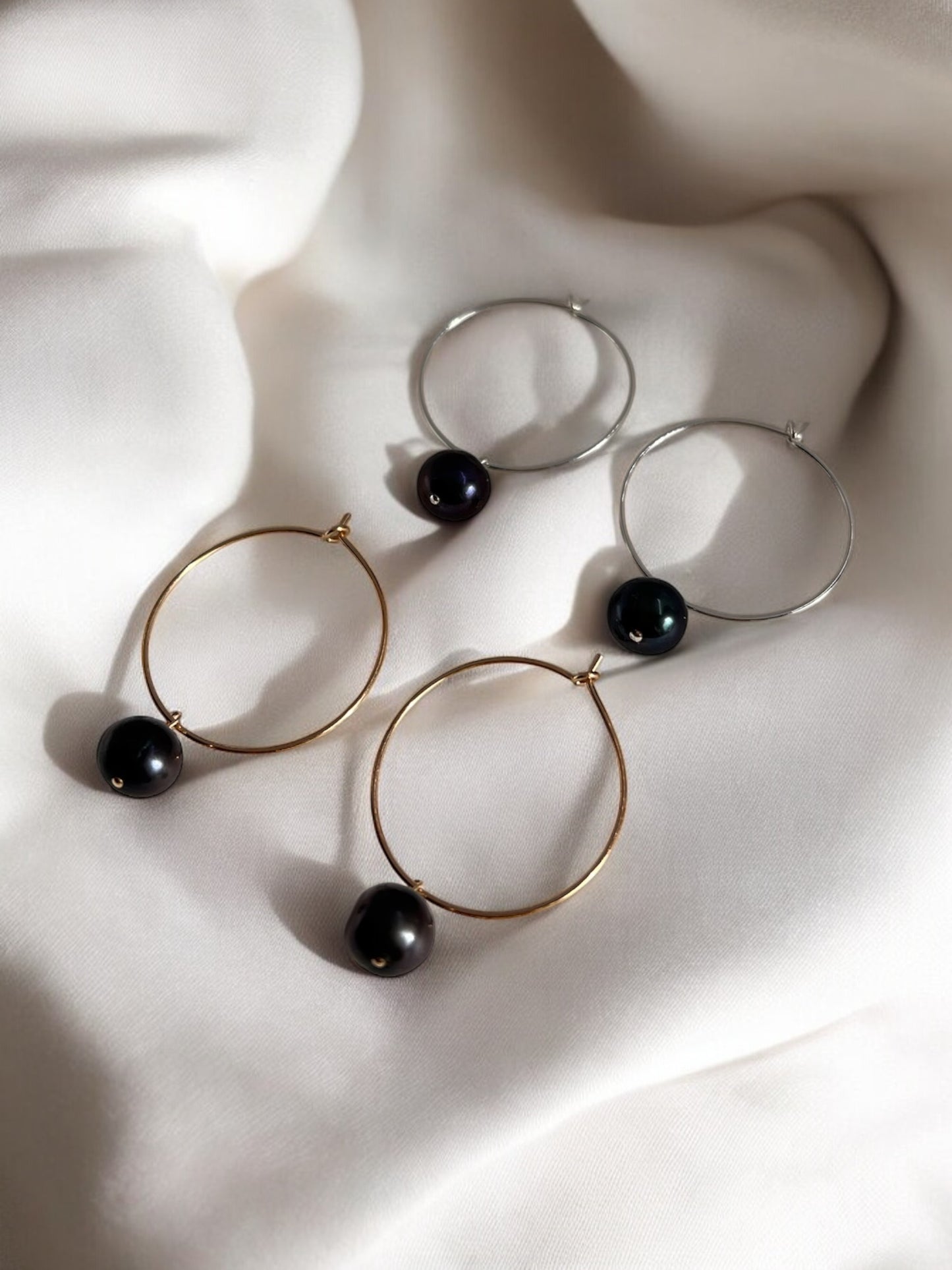Anya Peacock Blue/Black Pearl Thin Hoops