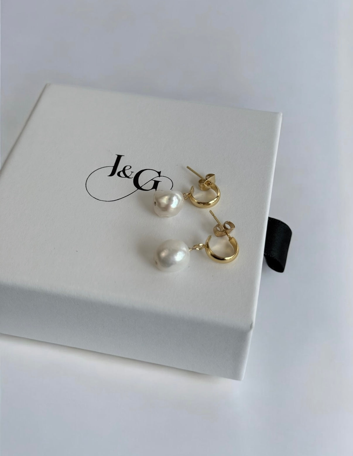 Nova Baroque Pearl Hoops