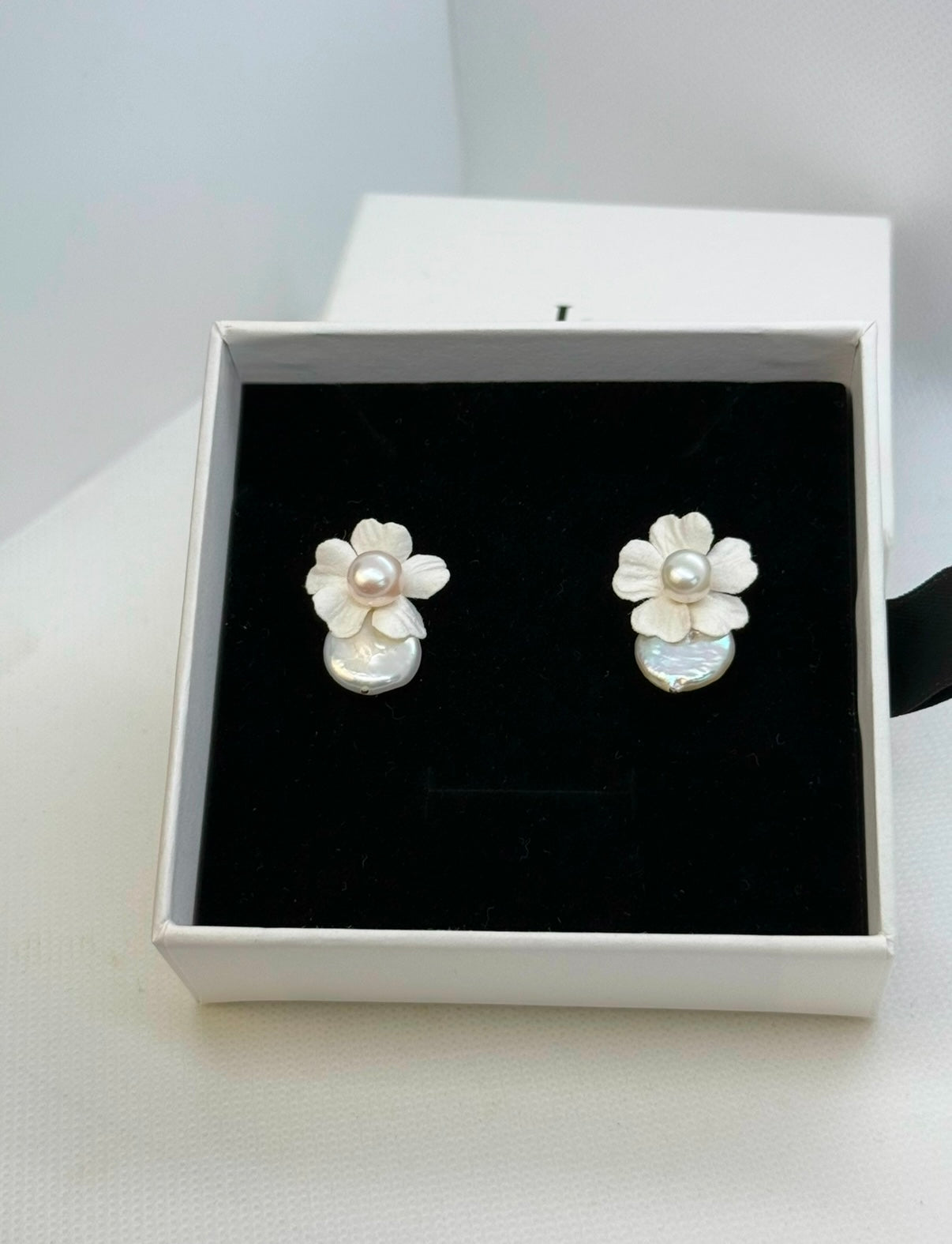 Dune Floral Pearl Drop Earrings
