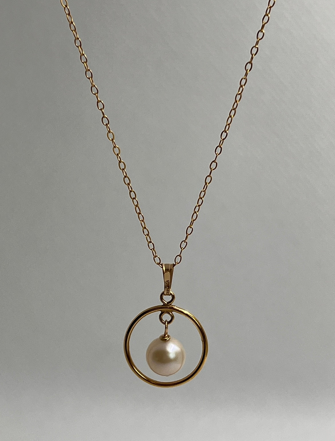 Isabella Circle Pearl Pendant Necklace