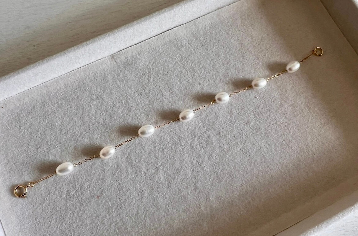 Kayla Teardrop Freshwater Pearl and Chain Bracelet