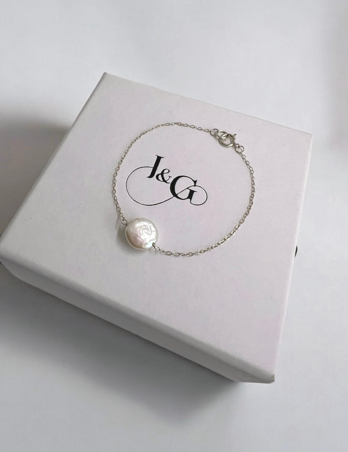 Claire coin pearl and chain bracelet