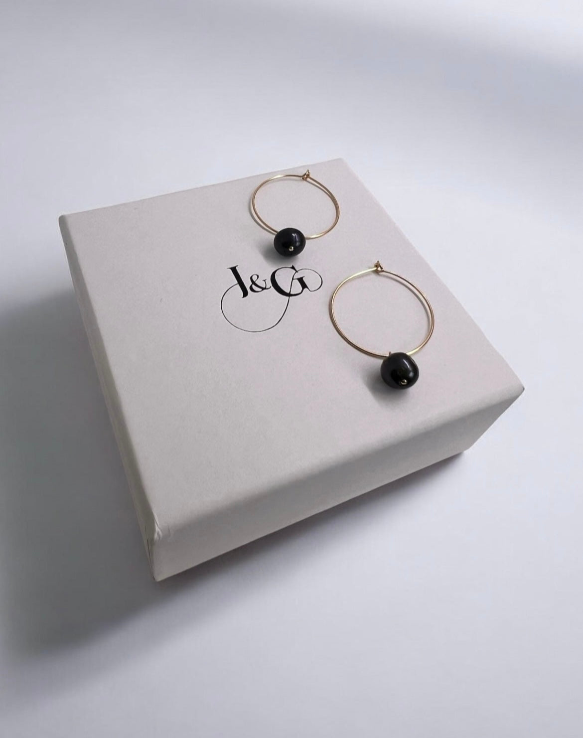 Anya Peacock Blue/Black Pearl Thin Hoops