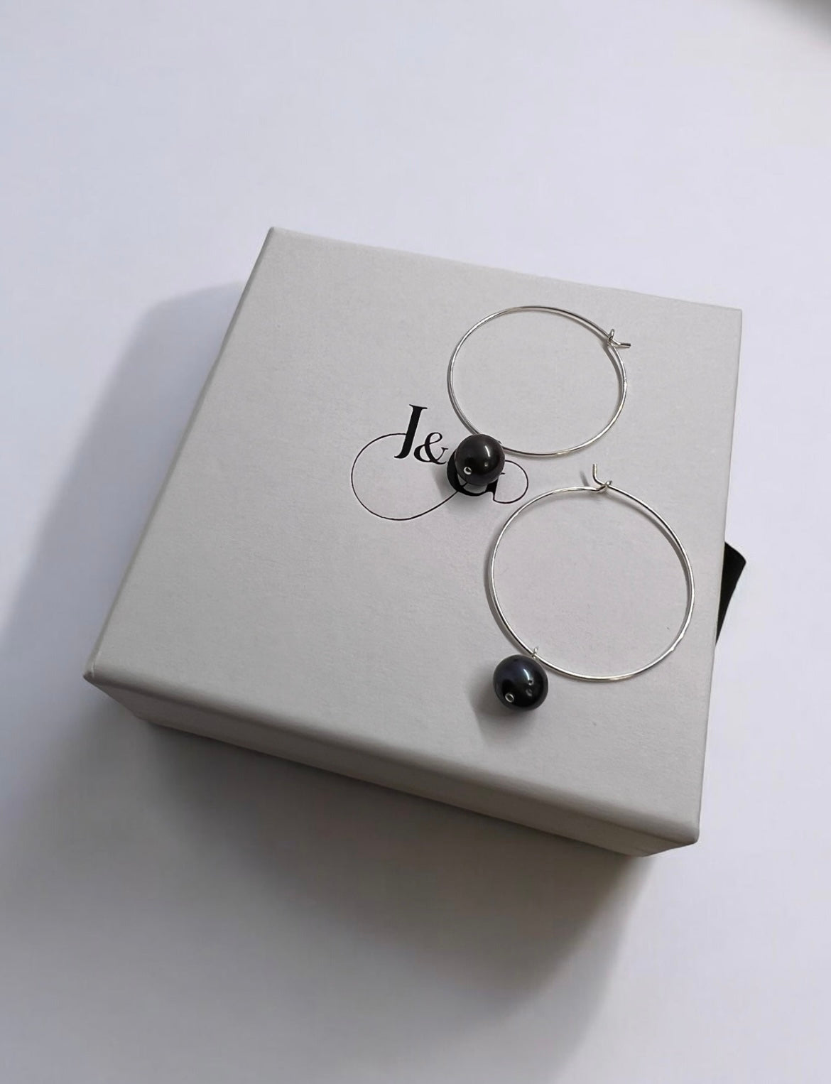 Anya Peacock Blue/Black Pearl Thin Hoops