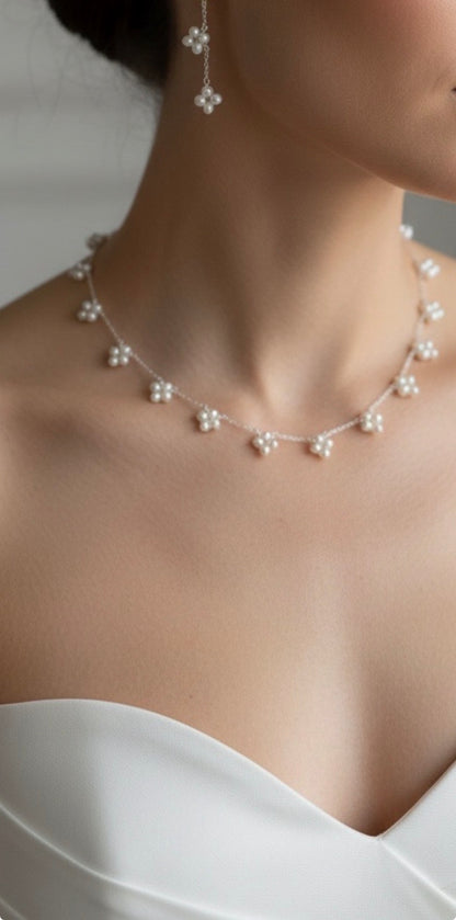 Noémie Pearl Cluster Choker