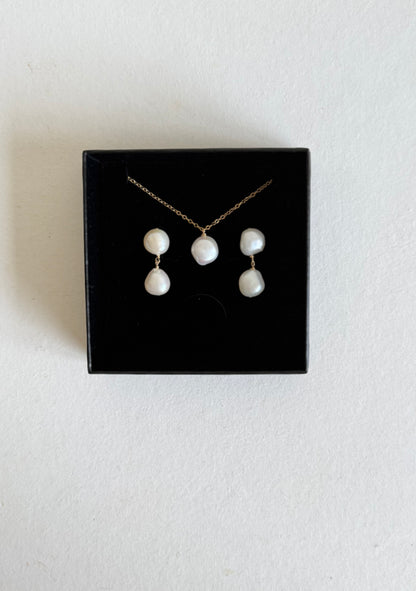 Cora Baroque Pearl Set