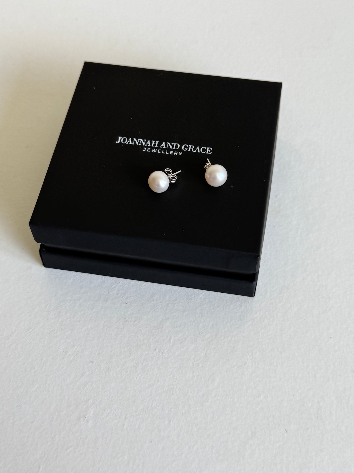 Alba Detachable Pearl Earrings