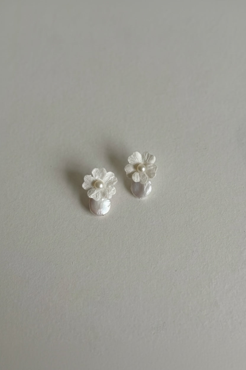 Dune Floral Pearl Drop Earrings