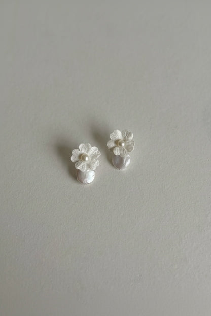 Dune Floral Pearl Drop Earrings