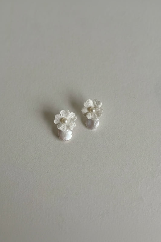 Dune Floral Pearl Drop Earrings