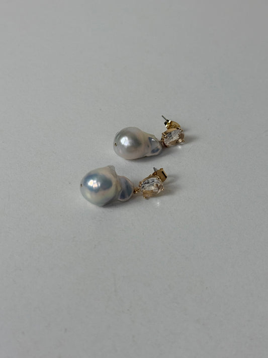 Francine Baroque Pearl & Gold Crystal Stud Earring