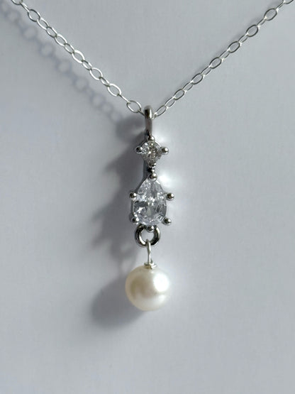 Clara Cubic zirconia Pearl Set