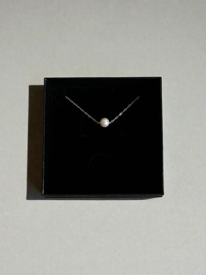 Tess Round Pearl Necklace