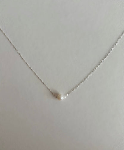 Tess Round Pearl Necklace