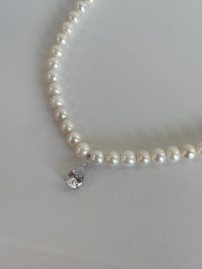 Valentina Pearl Choker With Cubic Zirconia Pendant