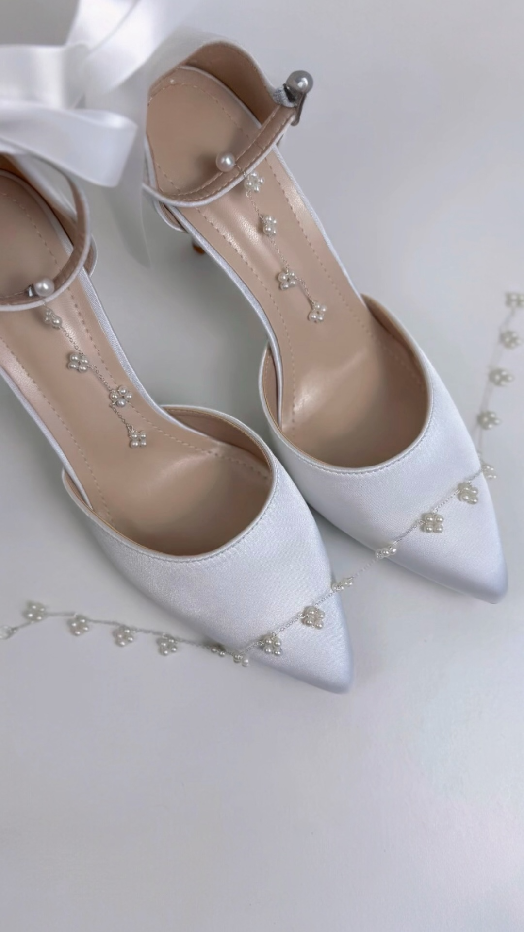 Noémie Pearl Cluster Choker
