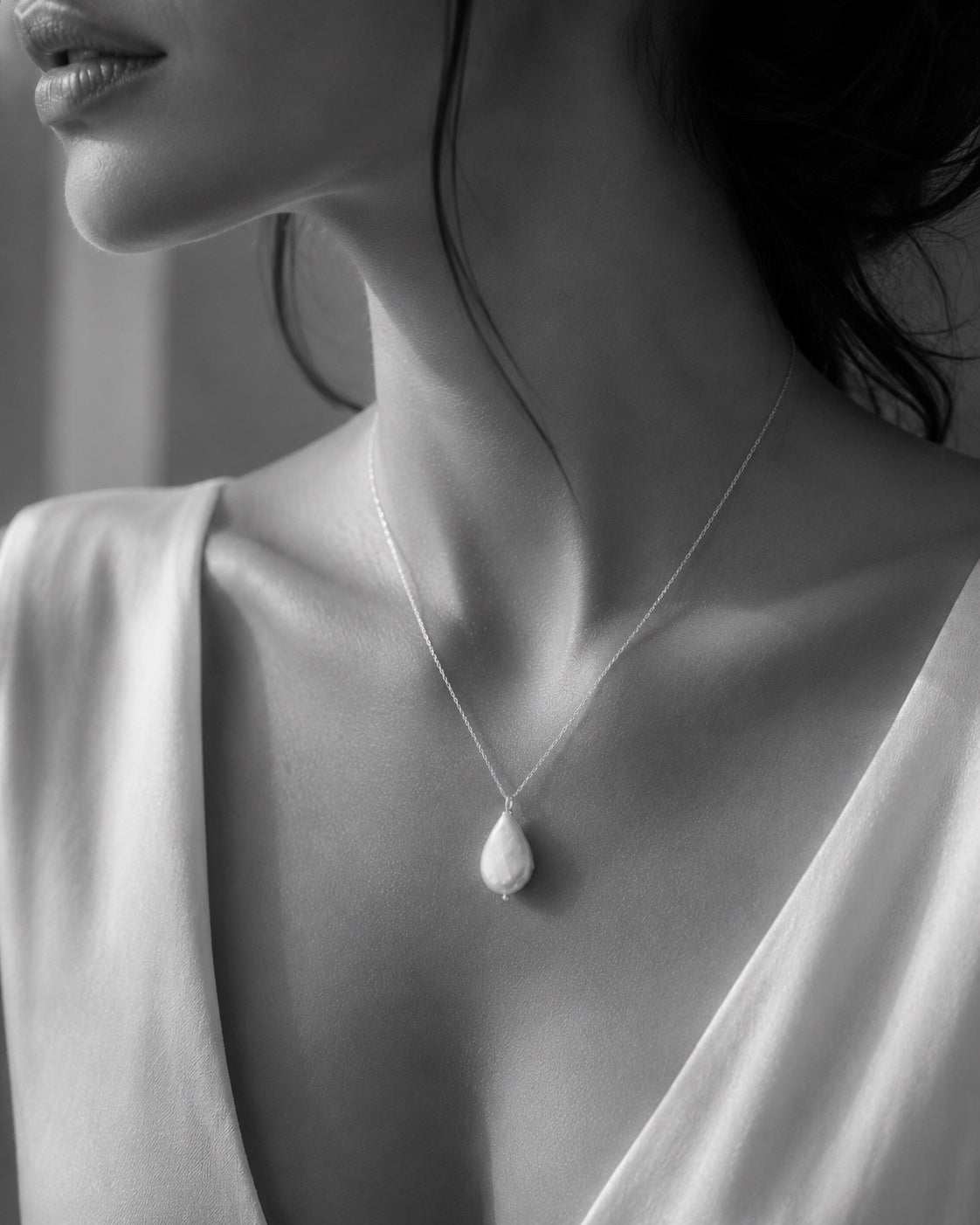 Delilah Freshwater Flat Teardrop Pearl Pendant Necklace