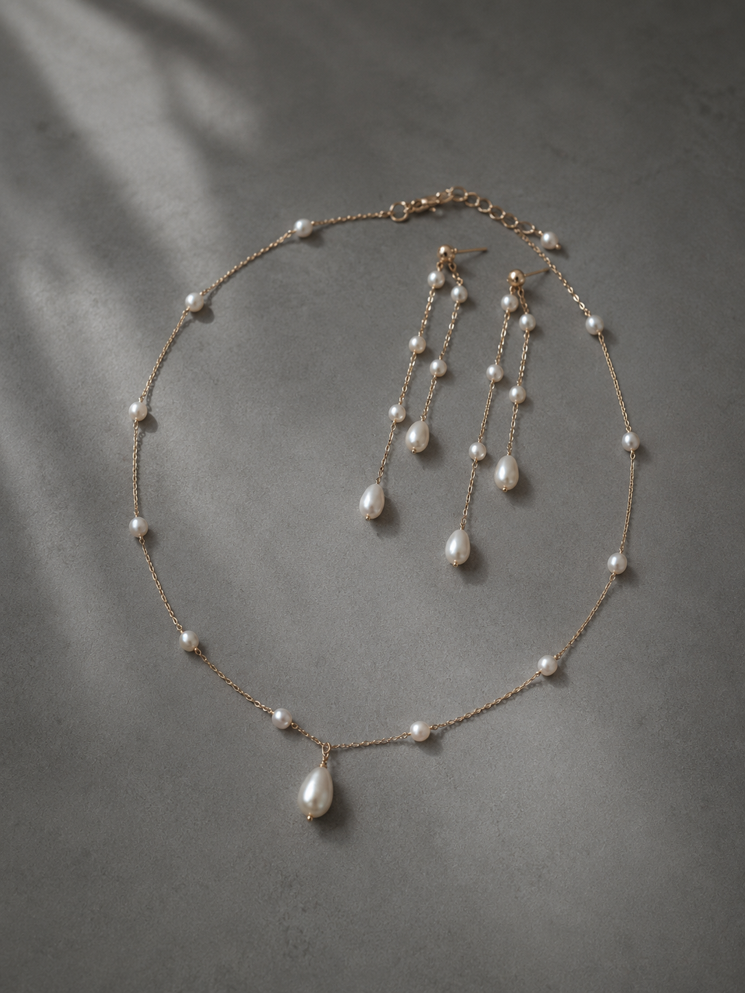 Aria Freshwater Wire Wrapped Pearl Earring & Necklace Pendant Set