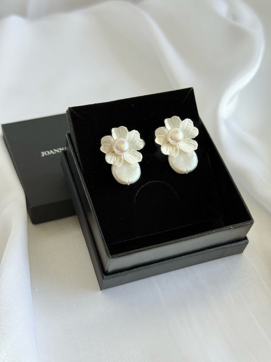 Dune Floral Pearl Drop Earrings