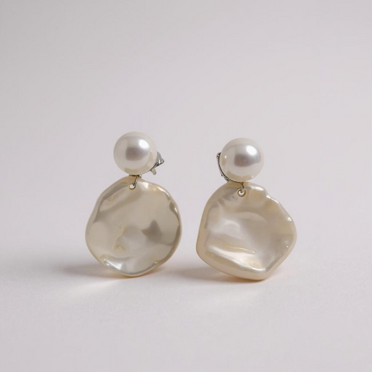 Sorrel Keshi Petal Pearl Detachable Earrings