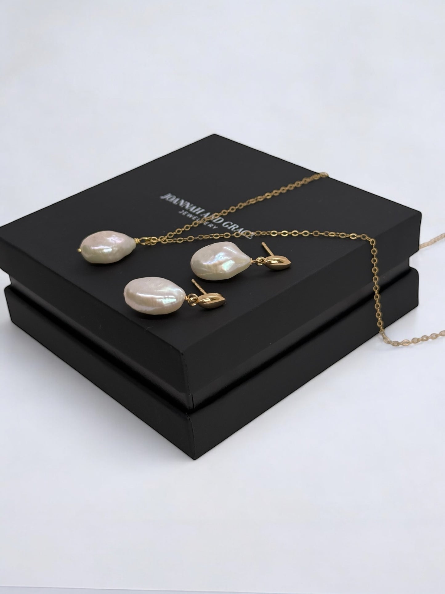 Imogen Baroque Pearl Gold Set